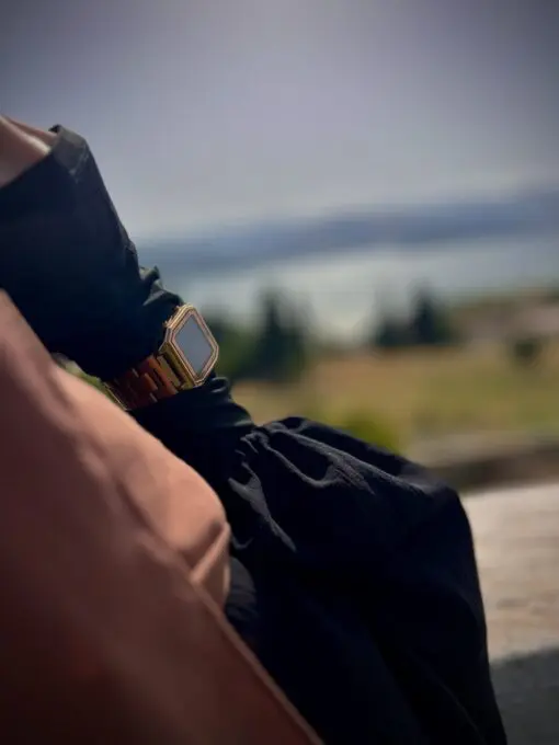 femme montre islam azan
